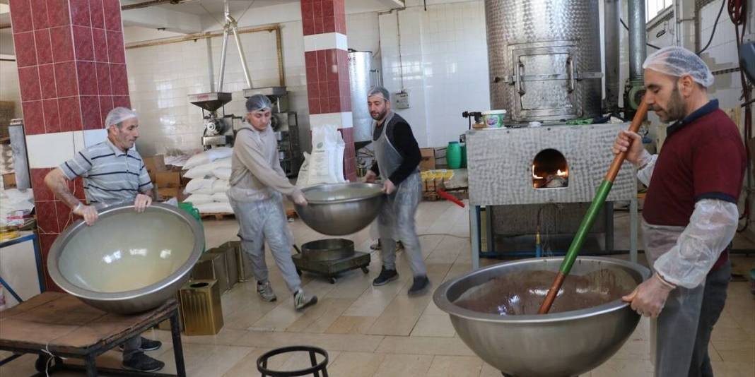 5 kuşaktır geleneksel üretim sürüyor: Ramazan’da taleple birlikte mesaileri de arttı 4